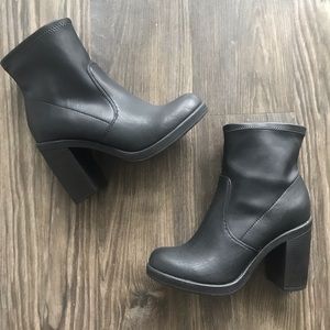 Black zigi Soho Boots